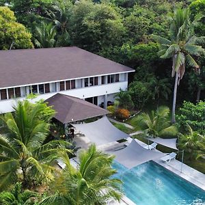 Sunset Cove Beach & Dive Resort